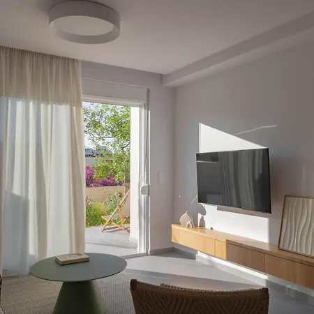公寓 Elemoni - Grandma Eleni's Garden Stay! *